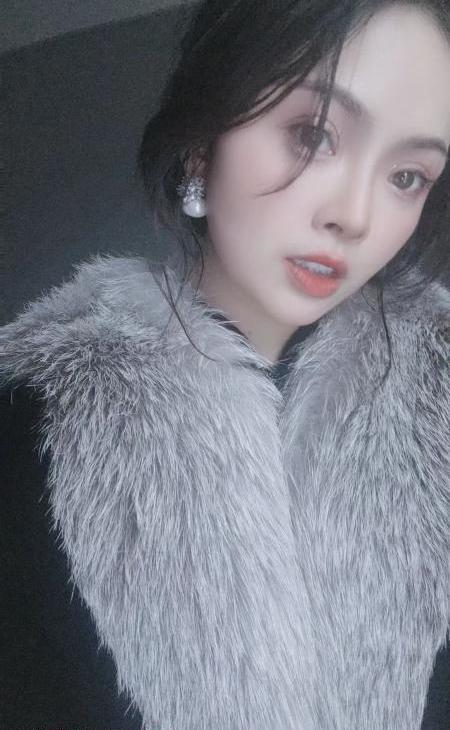 颜值美女朵儿