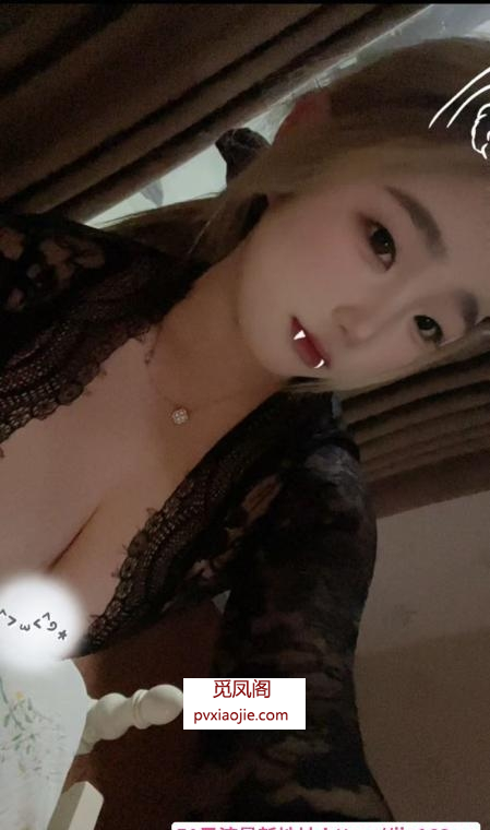 清纯反差少女